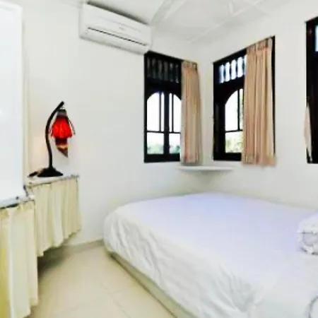 Blue Lagoon Apartment 3Br Kuta Lombok Extérieur photo